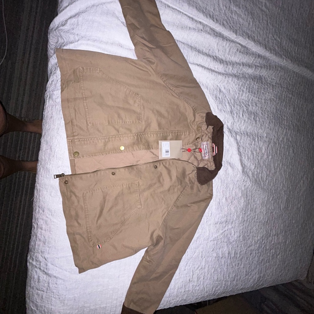 Hunter Beige Jacket with Dark Brown Collar